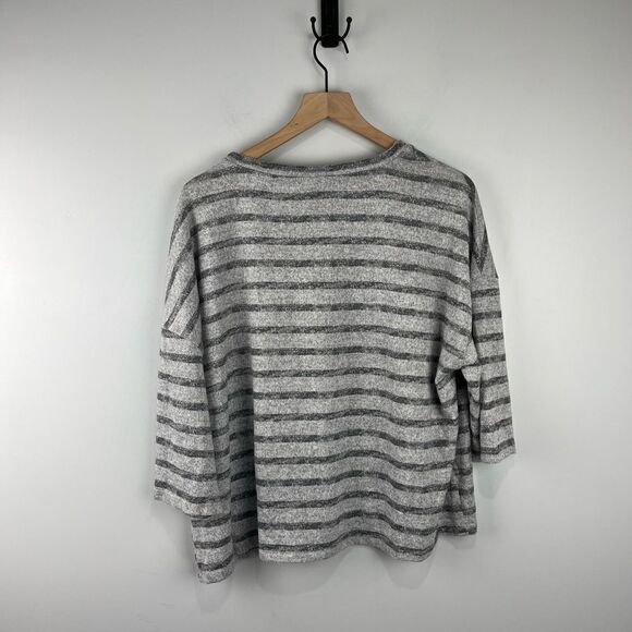 Kendall + Kylie Grey Striped Oversized Cropped Soft V Neck Sweater XL NWT - Picture 5 of 5